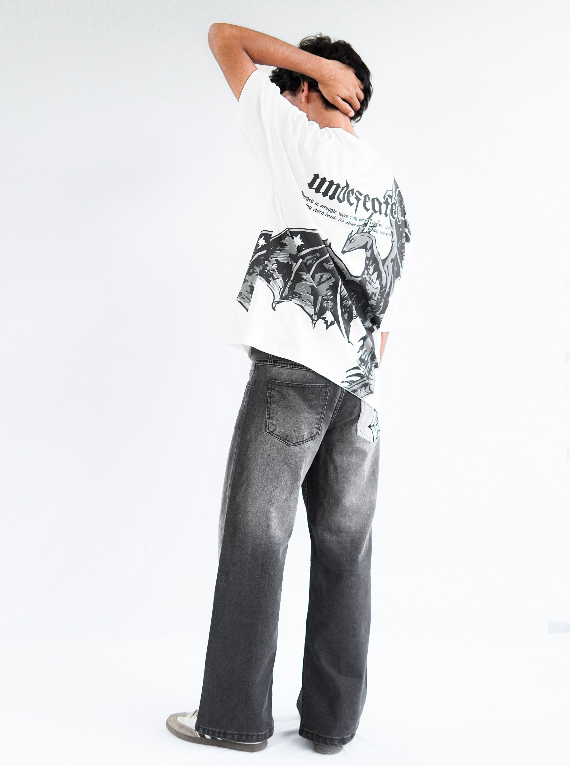 Undefeated - Oversized T Shirt